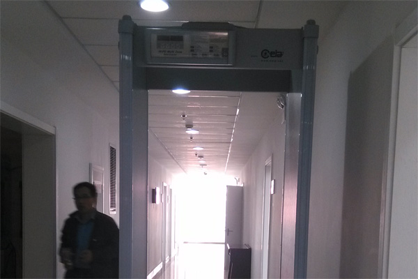 國(guó)家電網(wǎng)銀川供電局采用HI-PE型號(hào)進(jìn)口安檢門[圖文]